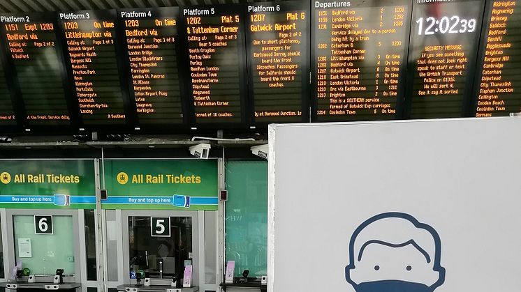 Social distancing at East Croydon station - face covering