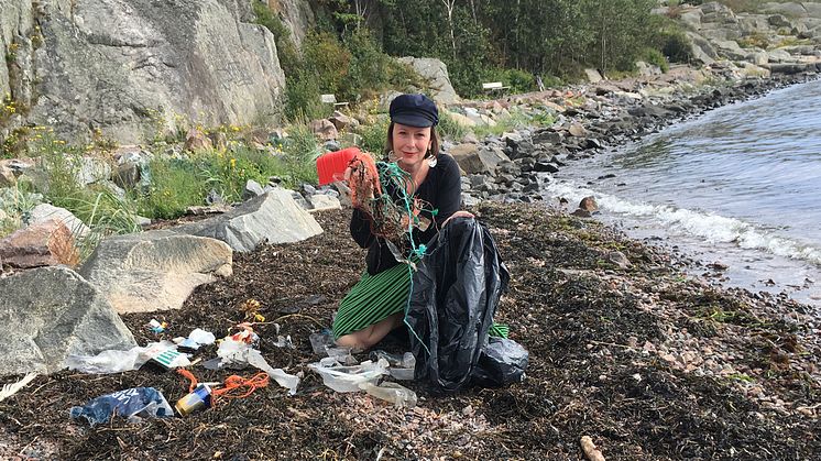 8 000 kvadratmeter skräp sköljer varje år upp på Bohusläns stränder