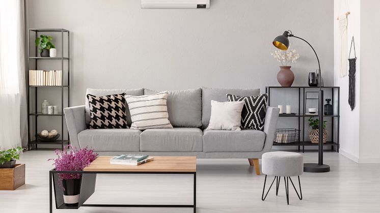 Samsung Wind-Free Air Conditioner AR9500T AR07T9171HB3 Lifestyle Image NonText - Living Room 3