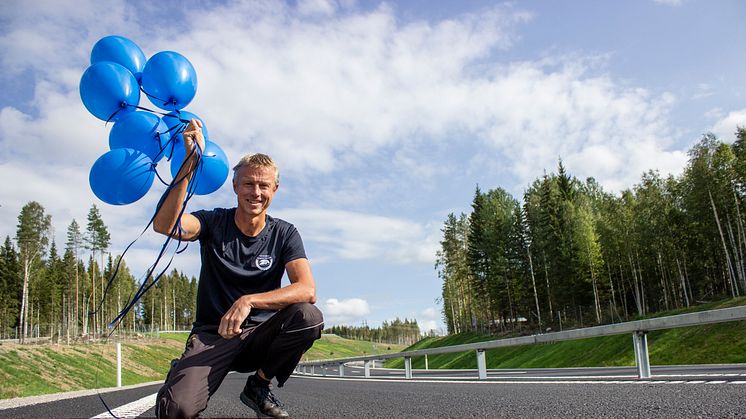 Tomas Viker är redo för löparna i E16 Run. Foto: Vansbrosimningen