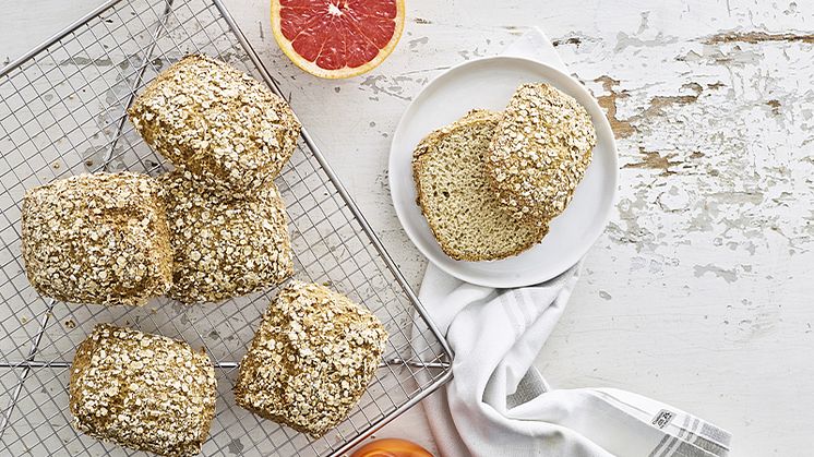 Lækre og luftige glutenfri havreboller