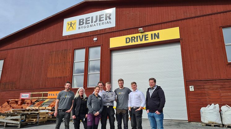 Team Enköping från vänster: Joakim, Suzzie, Erica, Daniel, Leon, Frank, Orion och Caesar