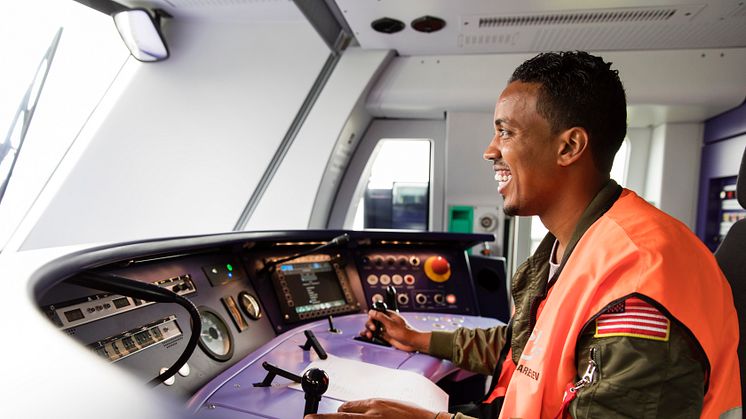 Ahmed Osman gör sin lokförarpraktik på SJ Götalandståg. Foto: Bodil Berqvist.