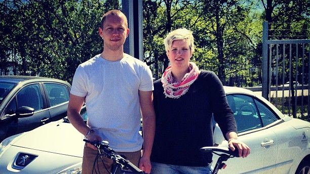 Martin Svensson och Cathrine Hedberg från organisationen Ung cancer deltar i årets Vätternrundan