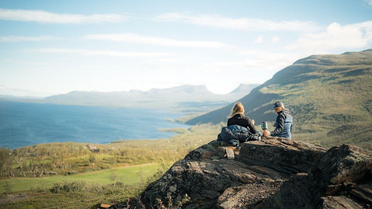 Swedish outdoor cooking brand gives the gift of experiences with three curated collections of outdoor cooking equipment and reusable containers.﻿﻿