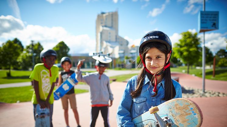 Bra sommarhäng? Dra till Löga skatepark.