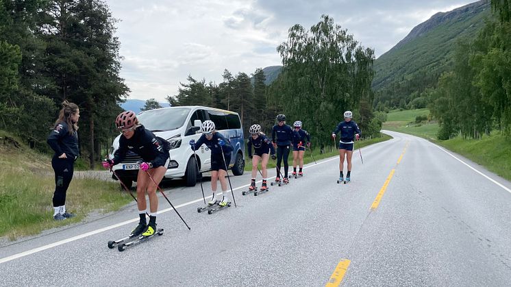 Lägret i Sognefjellet är det första för A-lagsdamerna i säsongens lägerplan, som även innefattar samlingar i Trondheim och träning på höjd i italienska Lavazé. FOTO: SSF