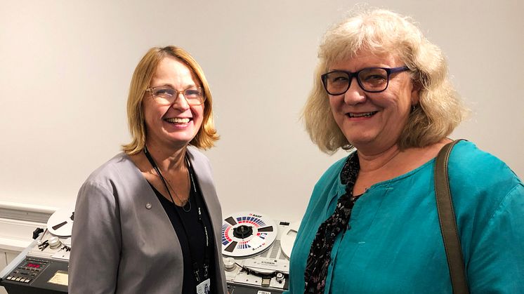 Karin Grönvall, riksbibliotekarie, och Eva-Lis Green, avdelningschef för KB:s digitala samlingar.