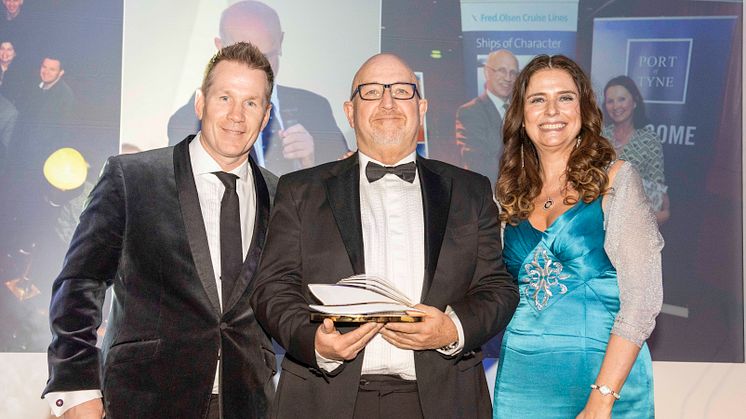 Two Fred. Olsen Cruise Lines' stalwarts receive coveted 'John Honeywell Award' at prestigious Wave Awards 2019