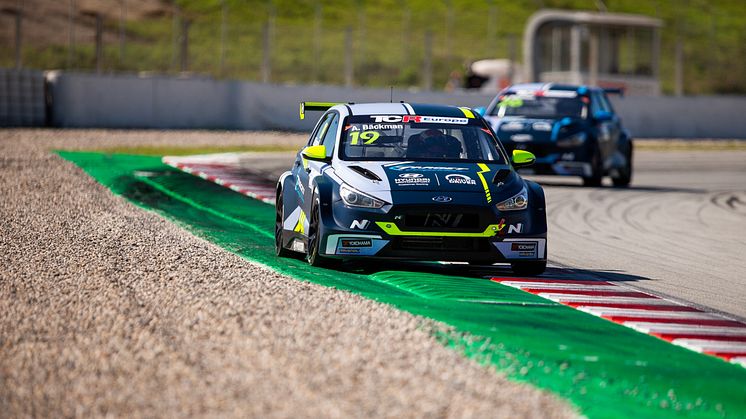 Andreas and Jessica Bäckman are ready for this weekend’s season finale in Spain. Photo: TCR Europe (Free rights to use the image)