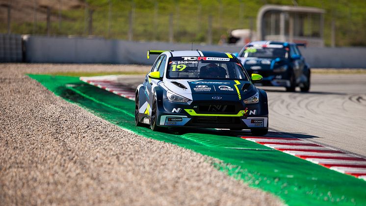 Andreas och Jessica Bäckman är laddade inför helgens säsongsfinal i Spanien. Foto: TCR Europe (Fria rättigheter att använda bilden)