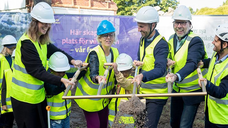 Spadtag i Uppsala för nya Kvarngärdesskolan