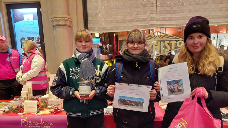 Zehntklässler der Oberschule Naunhof spenden ihre Klassenkasse für Bärenherz - Danke für 318,40 Euro!