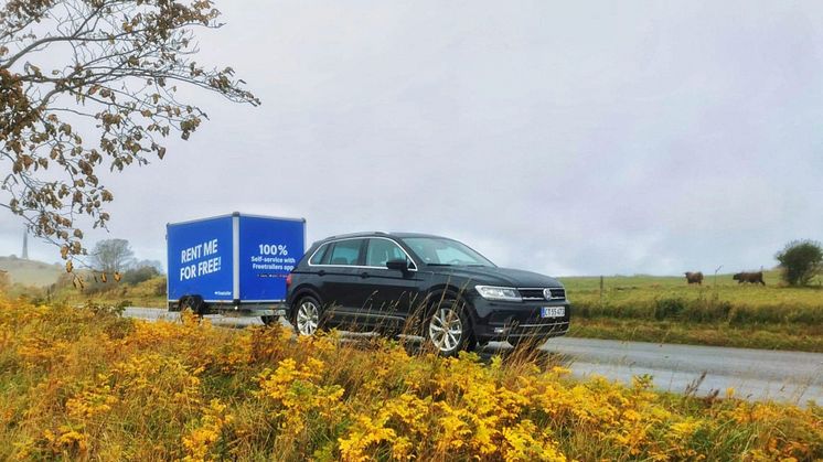 Et nyt partnerskab mellem havecenterkæden Billigblomsts afdeling i Næstved og Freetrailer, Danmarks største udlånsvirksomhed af gratis trailere, gør det endnu lettere at få potter, planter og kummer hjem. Foto: PR.