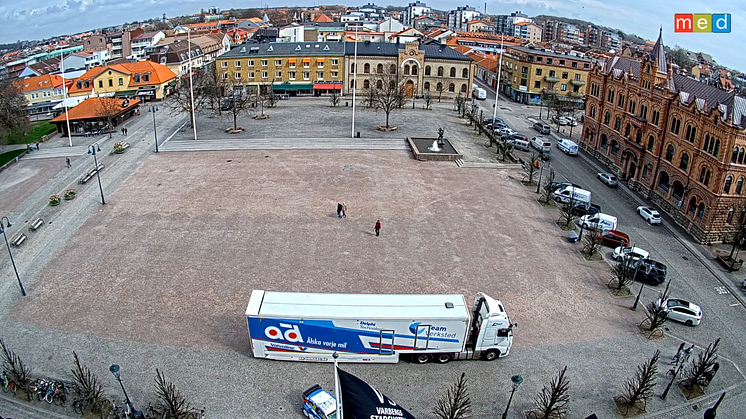 Ett av Sveriges största torg med levande torghandel på onsdagar och lördagar