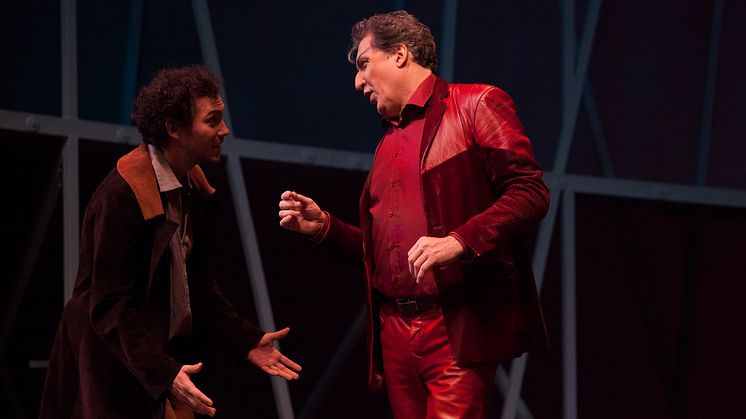 ‹Faust› am Goetheanum: Bernhard Glose als Faust, Christian Peter als Mephisto (Foto: Georg Tedeschi)