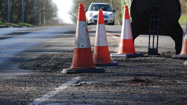 RAC comments on plans to de-clutter roads of unnecessary signs 