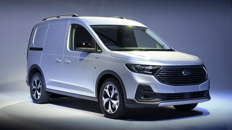 TRANSIT_CONNECT_PHEV_SWB_ACTIVE_STUDIO_01.jpg