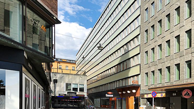 Kv Skravelberget (mitten) mellan Riddargatan 10 och Birger Jarlsgatan 6 B-C.