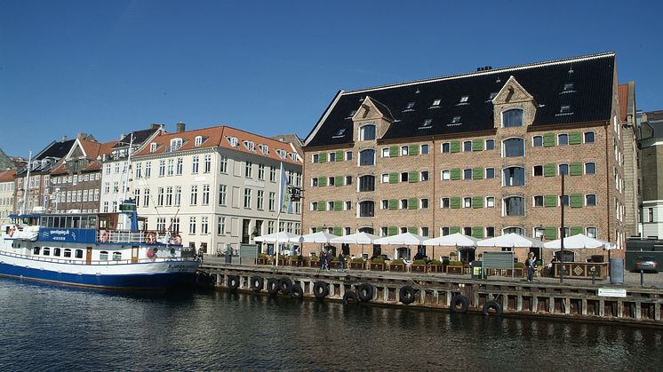 Hotel Nyhavn 71 med sortglaserede Dantegl vingetagsten