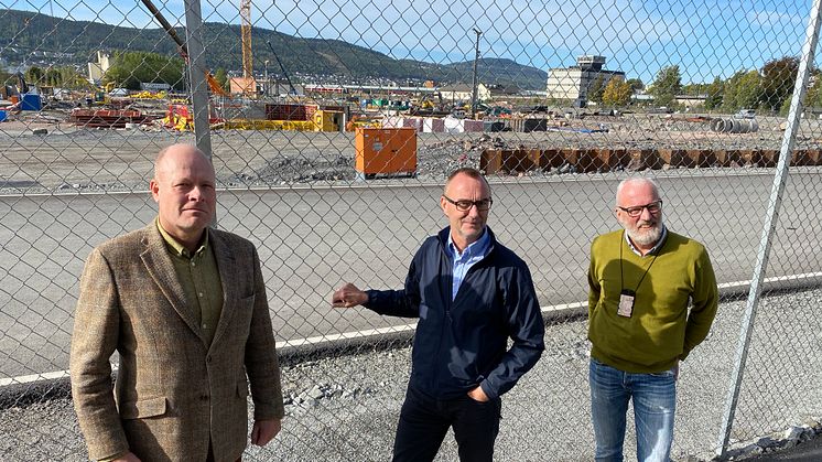 Torstein Arisholm (fra venstre), Jon Chr. Simenstad og Tore Bryhni har sikret industrihistorien på Brakerøya.