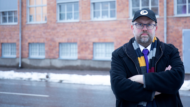 På bilden: Mikael Enmalm, vice partiledare och EU-kandidat för Piratpartiet. Foto: Helena Lingmar