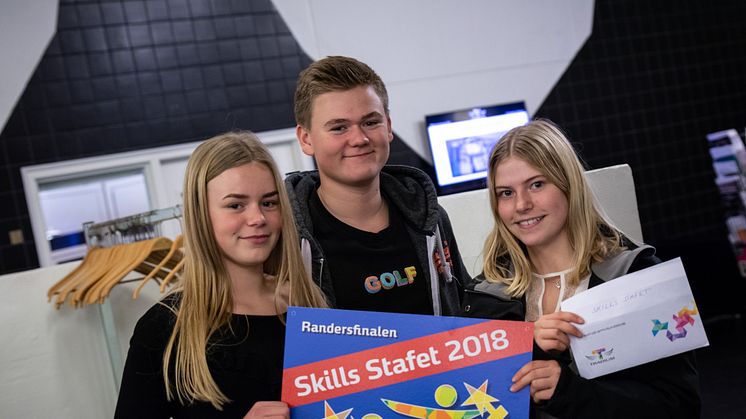 Eleverne fra Randers Realskole var både dygtige og hurtige. Fra venstre er det Mette Lystlund, Marius Andersen og Maria Alvin, der nu skal videre til DM. 