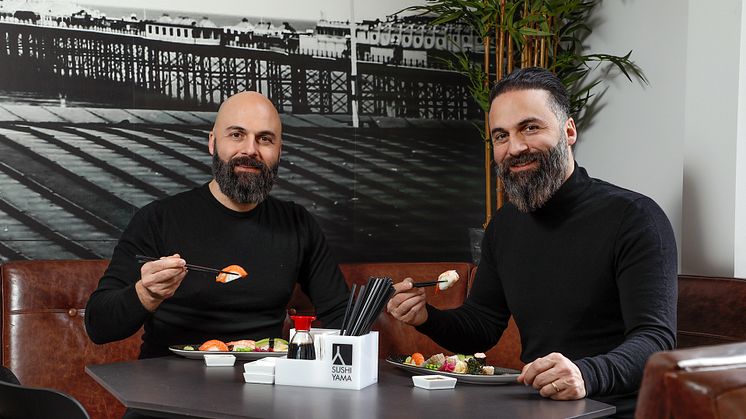 Från vänster, Ninos George och Sargon George (Sushi Yama Izakaya - Torsgatan).