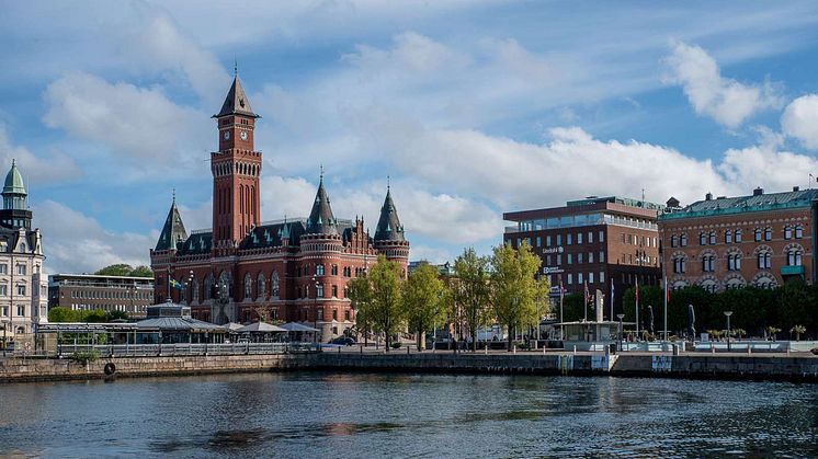 Helsingborgs rådhus från havet.jpg