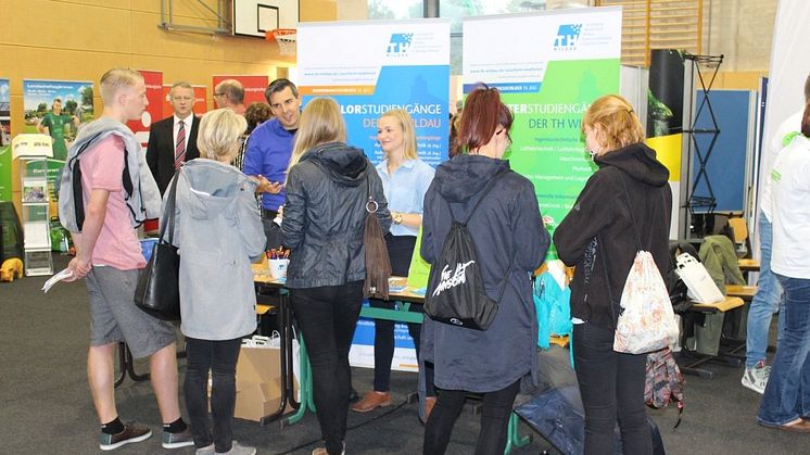 Der Informationsstand der TH Wildau auf der Bildungsmesse in Königs Wusterhausen. © LDS