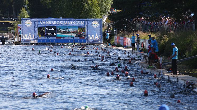 Målgång i Vansbrosimningen. Foto: Andreas Hansson