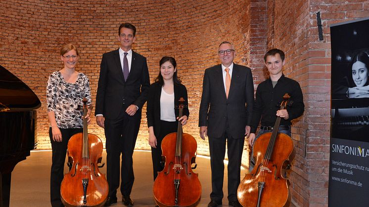 Meisterinstrumente an Nachwuchs-Cellisten übergeben