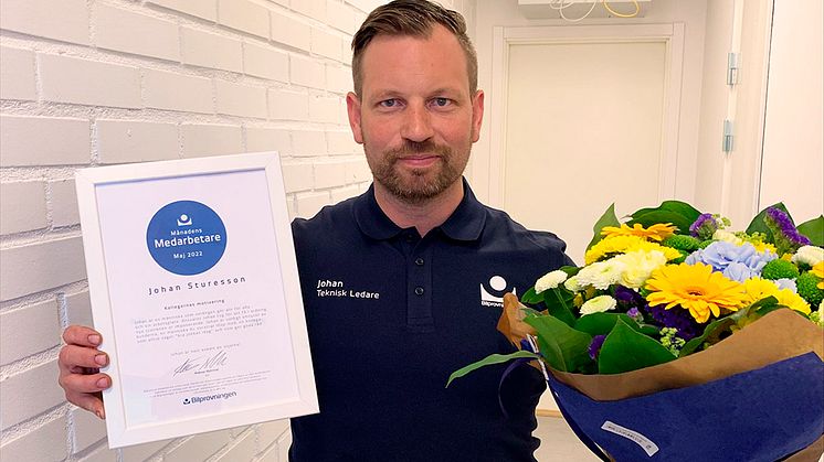 Johan Sturesson som är besiktningstekniker i Malmö-Hanö har utsetts till månadens medarbetare i Bilprovningen. 
