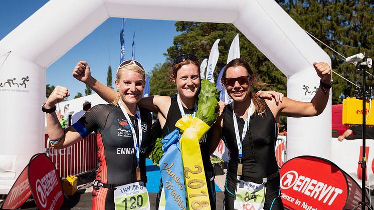 Vansbro Triathlon Medeldistans damer topp 3 2018. Fotograf: Mickan Palmqvist