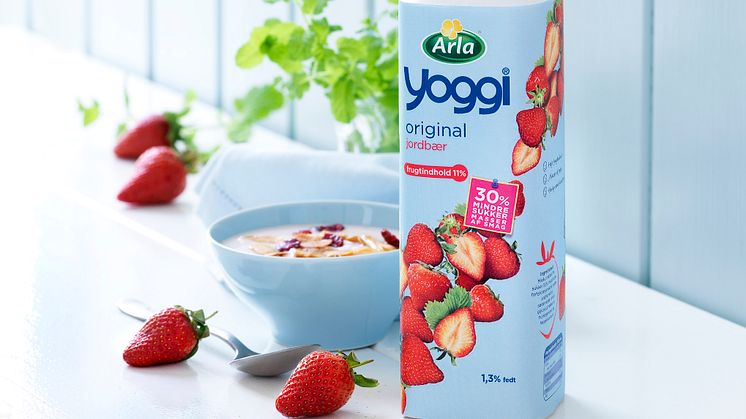 Den nye Arla Yoggi jordbær med 30% mindre sukker