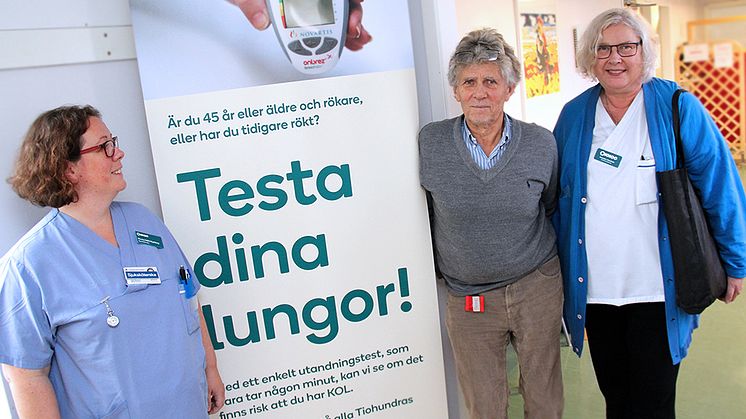 KOL-sjuksköterskorna Monica Ståhl Skyttberg och Anette Isaksson Kvarforth håller i patientutbildningen i nära samarbete med Peter Hasselrot från den lokala hjärt-lung-föreningen.