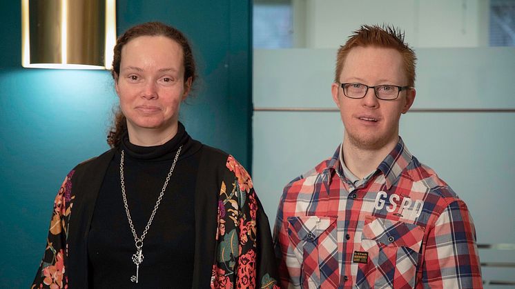 Lena Hesse och Viktor Barkström, föreläsare i projektet Inkludera Mera. Foto: Peter Karppinen