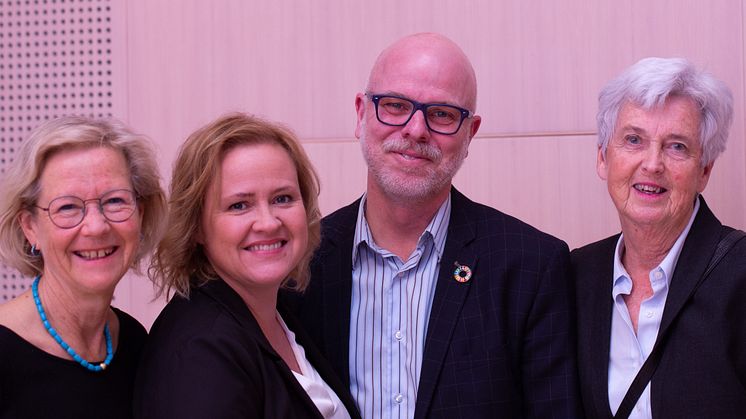 Boel Andersson-Gäre, Annika Bergman, Lars Birging och Anita Helmbring (Boel, Lars och Anita var med när JA startade, Annika är avdelningschef) Fotograf: Bertil Lindenfalk