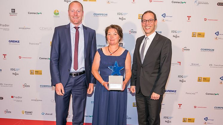 v.l. Benjamin Dawo, Annette Meyer, Dr. Gerrit Michelfelder bei der Verleihung der Franchise Awards 2018