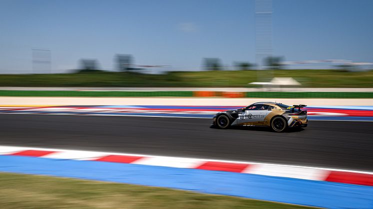 Andreas and Jessica Bäckman had a tough weekend of mixed results at the Misano World Circuit at the fourth round of the GT4 European Series. Photo: GT4 European Series (Free rights to use the image)