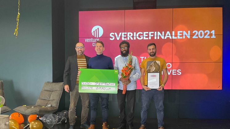 Avidnote prisas i Väst regionens greenroom under Venture Cups digitala Sverigefinal 2021.