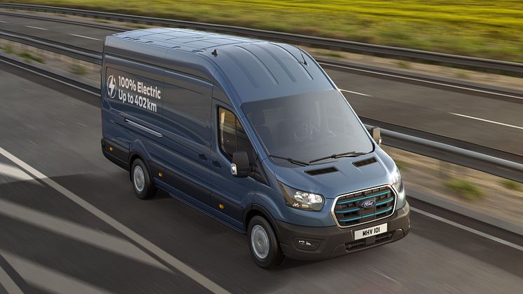 Autonomie mai mare, încărcare mai rapidă: E-Transit primește actualizări importate de la Ford Pro