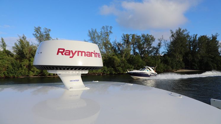 ​Новый визуальный образ марки Raymarine отражает стремление создавать инновационные и эффективные приборы для судоходства
