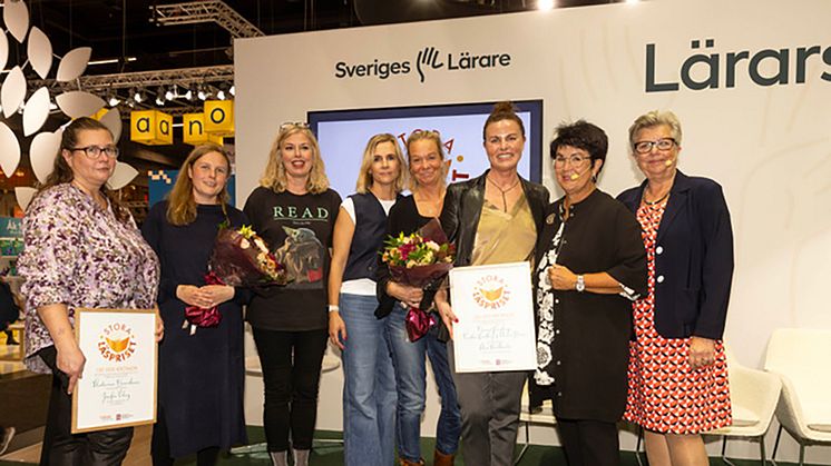 fr. v. Katarina Henriksson, Josefin Öberg, Åsa Kullander, Hanna Forsberg, Cecilia Lindberg, Anna Persson, Eva-Lis Sirén (ordf Lärarstiftelsen), Christina Palm (ordf SFUB). Fotograf Magnus Sundberg.