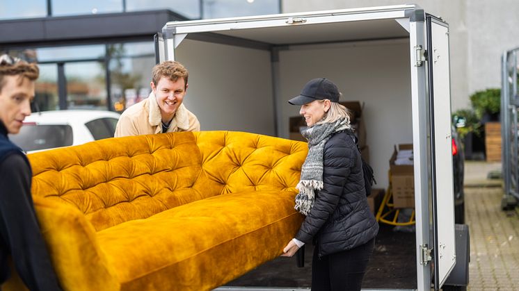 Juli og august er højsæson for flytninger i Danmark, og det er især unge under 30 år, der skifter bolig på den tid af året. Mange af dem er uerfarne med trailerkørsel, men med forarbejde og et par gode råd kan sikker kørsel opnås. Foto: PR.