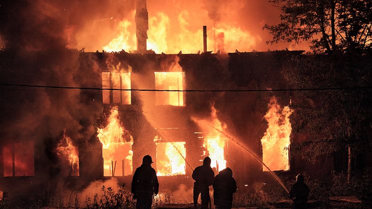 På sikt riskerar okunskapen om isoleringsmaterial att minska brandskyddet i det svenska bostadsbeståndet. Valet av isoleringsmaterial kan ha mycket stor inverkan på brandspridningen, inte minst i flerbostadshus, säger Mats Björs.