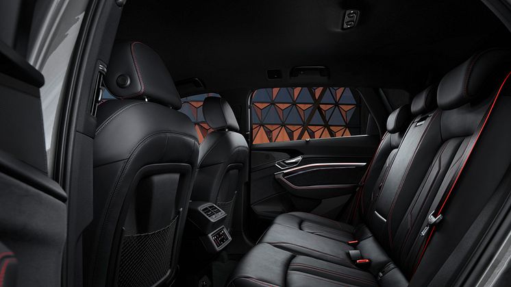 Audi Q8 e-tron (Chronosgrå) interiør