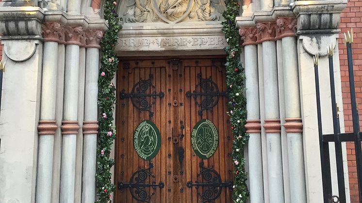 Heliga porten i katolska Domkyrkan i Stockholm