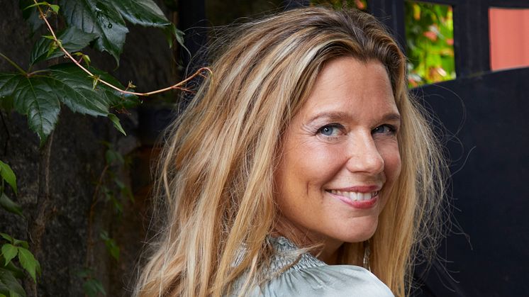 Emma Hamberg är ett av höstens stora dragplåster när biblioteken nu provar arrangemang på plats igen.