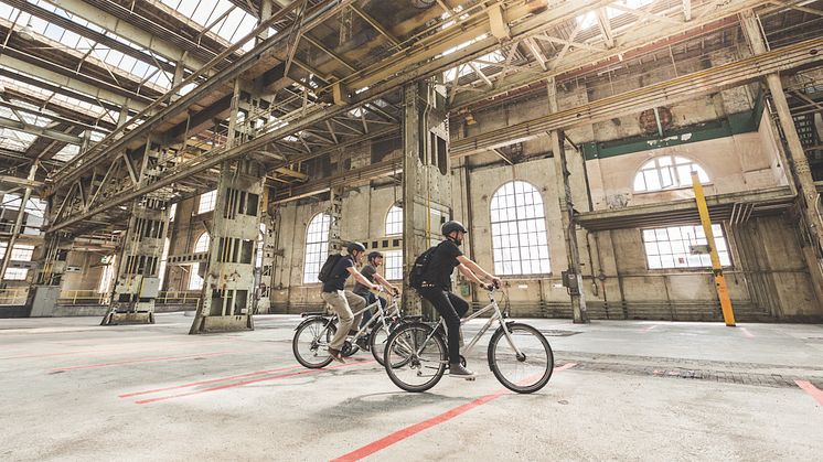 Fahrradtour durch Wintertours Industrielandschaft. Copyright: Schweiz Tourismus / Lauschansicht